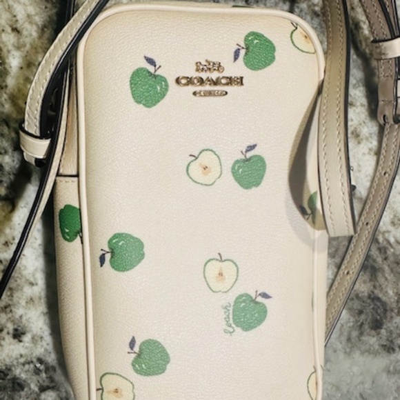 Adorable Green Apple Coach Crossbody Bag! - Picture 1 of 14